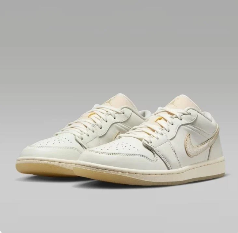 Air Jordan 1 Low - Sail / Pale Vanilla / Gold Swoosh