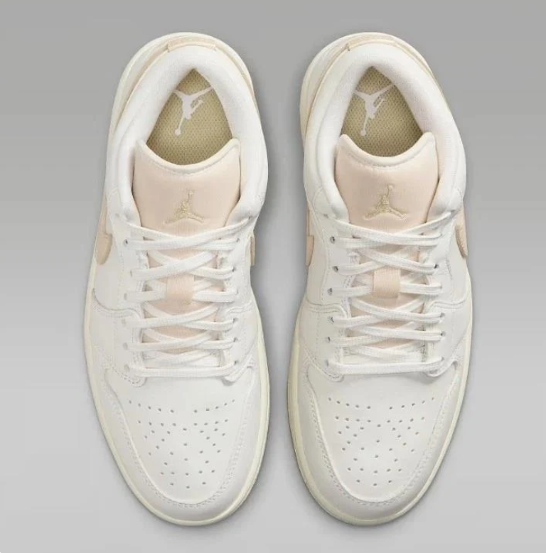 Air Jordan 1 Low - Sail / Pale Vanilla / Gold Swoosh